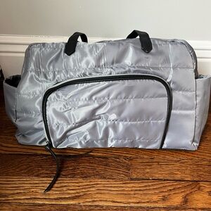 DSW Silver Quilted Weekender Bag – Spacious & Lightweight